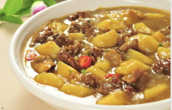 Curry Beef Brisket Hot Pot (咖喱牛腩煲)